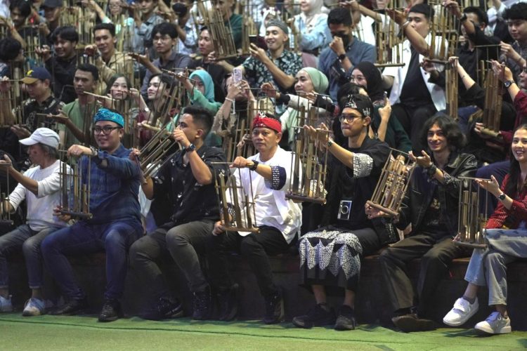 Info Bandung Kota Angklung Groove Fest Memukau Generasi Muda