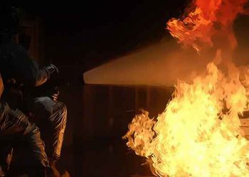 Si Jago Merah Lahap Sebuah Ruko di Jalan Otista Bandung