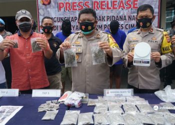 Polres Cimahi Ungkap Terduga Pengedar Ganja Kering Siap Dipasarkan ke Kota Bandung