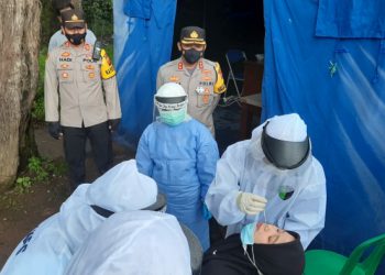Polisi Gelar Rapid Test Antigen Bagi Calon Wisatawan di Ciwidey