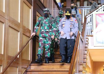 Panglima TNI dan Kapolri Bakar Semangat Satgas Nemangkawi