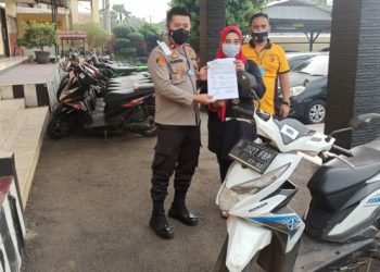 Polsek Cileungsi Serahkan Motor Hasil Curian kepada Pemiliknya