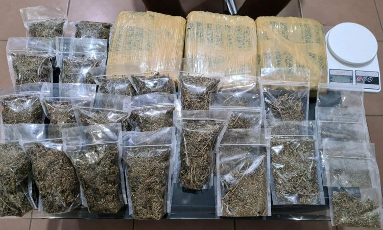 Polisi Ciduk Pengedar Ganja 4,4 Kilogram