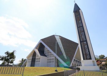 Dirut PT KAI Resmikan Masjid Al-fattah di Stasiun Cibatu
