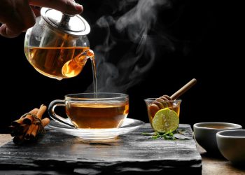 7 Manfaat Minum Teh saat Buka Puasa, Mampu Meredakan Stress