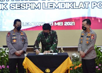 Usai Launching Layanan 110, Panglima TNI dan Kapolri Lanjutkan Kunker di Bandung