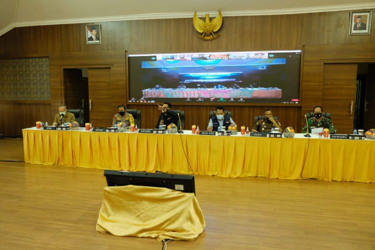 Kapolda Jabar dan Pangdam Siliwangi Hadiri Rakor Komite Kebijakan Penanganan Covid-19
