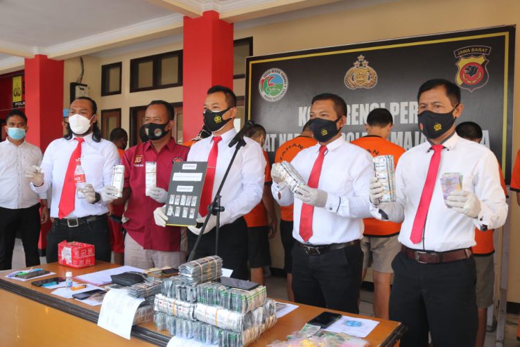 Polres Majalengka Amankan 15.700 Butir Obat Terlarang dan 17 Paket Narkotika