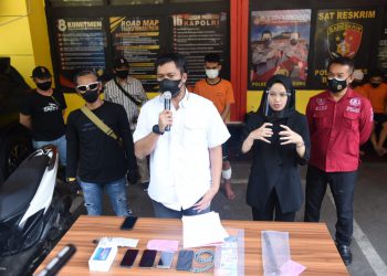 Polisi Bekuk Pelaku Spesialis Begal HP di Bandung