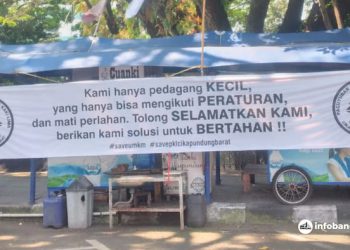 Jeritan PKL di Bandung, Curhat Lewat Spanduk Harap-harap Cemas PPKM Darurat