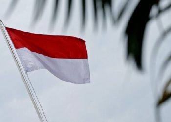 RKUHP, Kibarkan Bendera Merah Putih Kusam Terancam Didenda Rp10 Juta