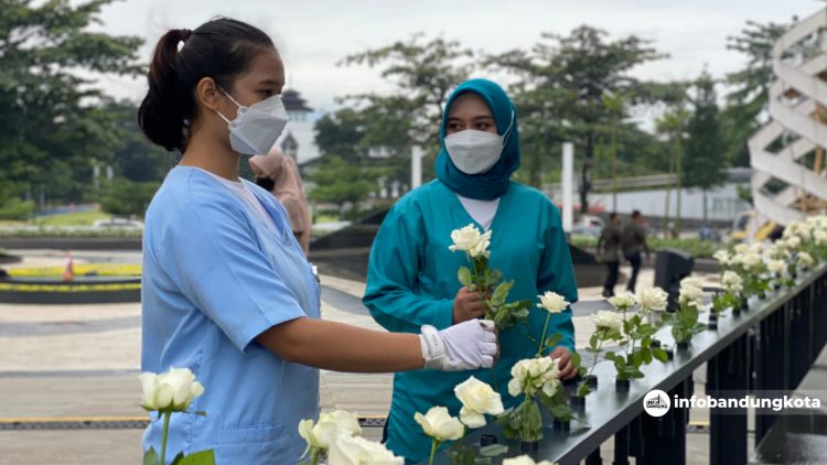 Kesan Haru Keluarga Nakes dengan Hadirnya Monumen Pahlawan Covid-19 Jawa Barat