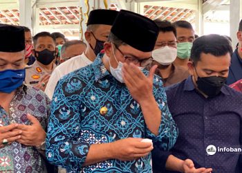 Salati Jenazah Oded M Danial, Ridwan Kamil Tak Kuasa Menahan Air Mata