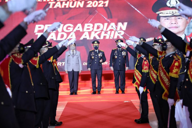 Dihadapan Wisudawan Pati, Kapolri Bertekad Wujudkan Polri yang Makin Dicintai Masyarakat