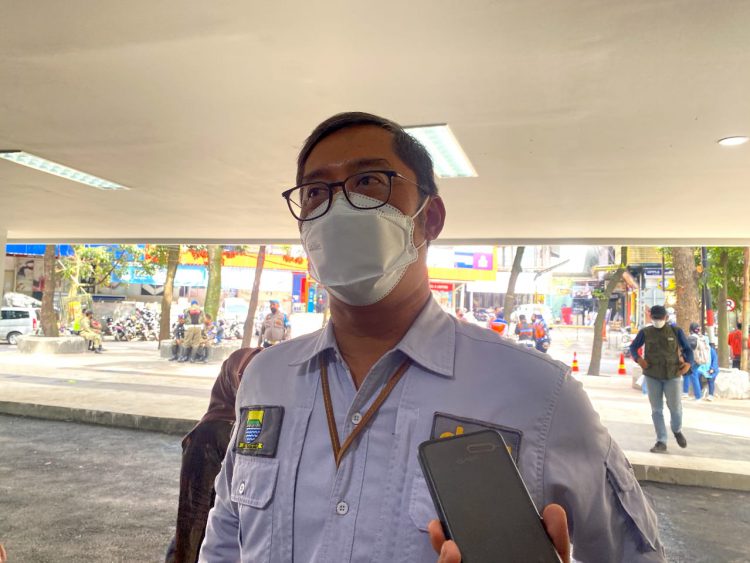 Kursi di Trotoar Depan Balai Kota Bandung Nyaris Dicuri