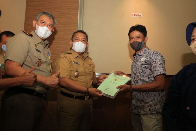 Pemberian Sertifikat Tanah: Ikhtiar Pemkot Bandung dalam Pemulihan Ekonomi di Masa Pandemi