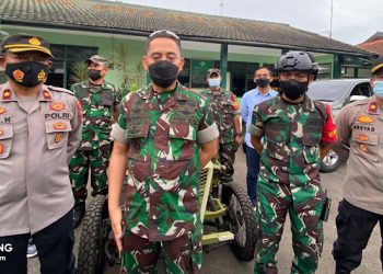 Aparat TNI dan Polsek Cibeunying Kidul Woro-Woro Pentingnya Prokes