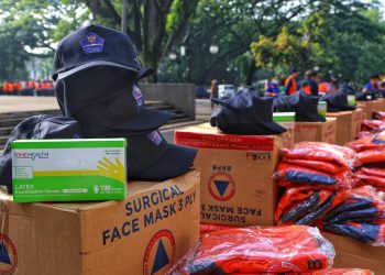 Tangkal Omicron, Sebanyak 200 Ribu Masker Gratis Dibagikan BNPB untuk Warga Kota Bandung