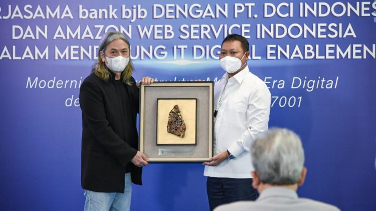 Dukung IT Digital Enablement, Bjb Gandeng PT DCI dan Amazon Web Service
