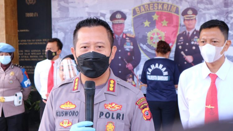 Seorang Ibu di Cibiru Diamankan Polisi Akibat Penipuan Penjualan dan Penggelapan Minyak Goreng