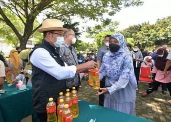 Bantu Masyarakat, Pemprov Jabar Siapkan Aplikasi Pemesanan Minyak Goreng
