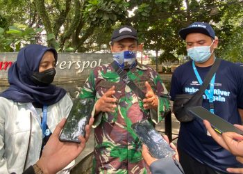 Edukasi Masyarakat, Greeneration Foundation Lakukan Bersih-bersih Sungai Cikapundung