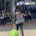 Ragam Cerita Porter di Stasiun Kiaracondong-Bandung: Mudik Membawa Berkah