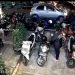 Mobil Seruduk Motor yang Terparkir, Begini Penjelasan Polisi