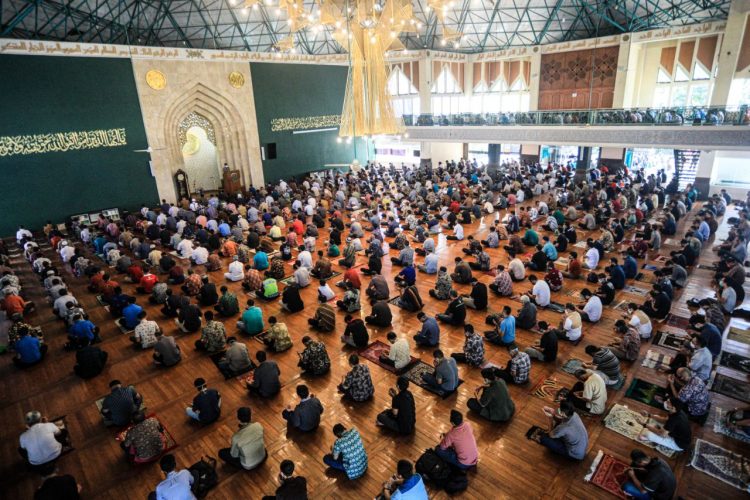 Yana Mulyana Panjatkan Doa untuk Putra Sulung Ridwan Kamil