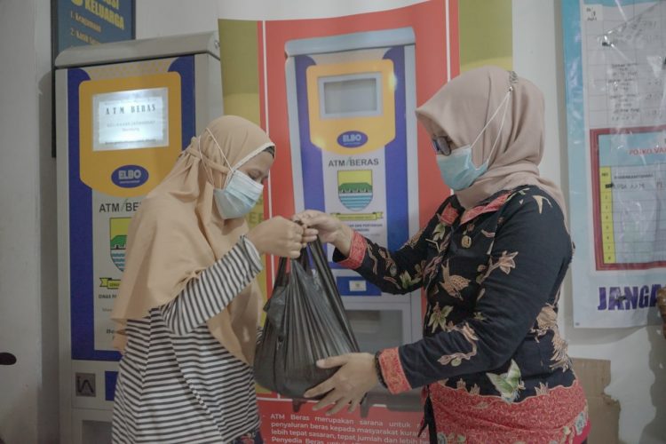 ATM Beras, Upaya Pemkot Bandung Entaskan Kemiskinan