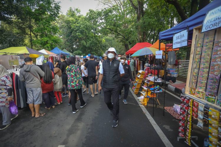 Pantau Gasibu, Ema: Parkir Mulai Tertata, PKL Dilarang Dagang di Taman