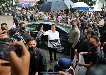 Ratusan Pedagang Pasar Kosambi Terima Bantuan dari Presiden Jokowi
