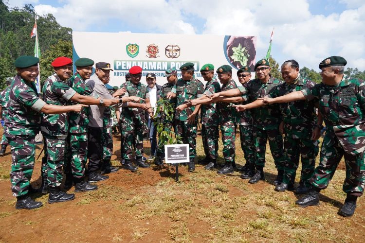 Penanaman Pohon Serentak Kostrad, Kodam III Siliwangi Dan Kopasus Bersama Polda Jabar