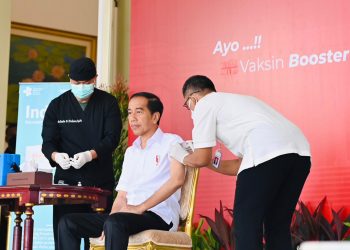 Jokowi Imbau Masyarakat Suntik ‘Vaksin Penguat Kedua’ Setelah Booster