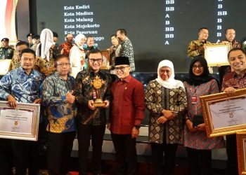 Lagi, Wali Kota Bandung Raih Penghargaan Adicita Sewaka Pertiwi