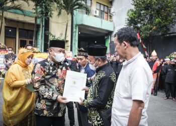 Lagi! Pemkot Bandung Serahkan Sertifikat Tanah Rumah Ibadah