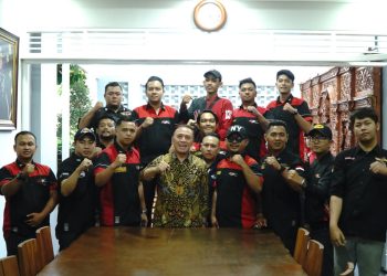 Kalangan Rider Milenial Dorong Iwan Bule Maju di Pilgub Jabar 2024: Sosok Ayah Tegas dan Perhatian