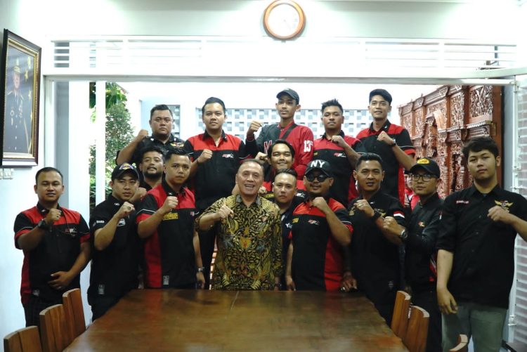 Kalangan Rider Milenial Dorong Iwan Bule Maju di Pilgub Jabar 2024: Sosok Ayah Tegas dan Perhatian
