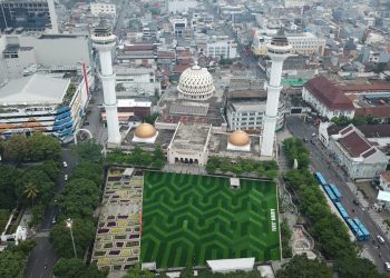 Asik! Selama Bulan Suci Ramadan, Taman Alun-Alun Bandung Dibuka
