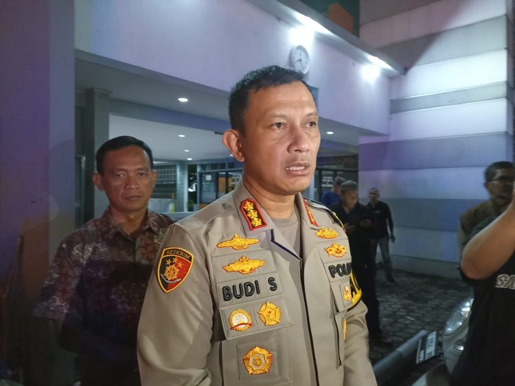 Viral Ludahi Imam Masjid di Bandung, Bule ini Diamankan Polisi
