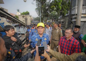 Plh Wali Kota Bandung Sesalkan Kasus Bule Ludahi Imam Masjid