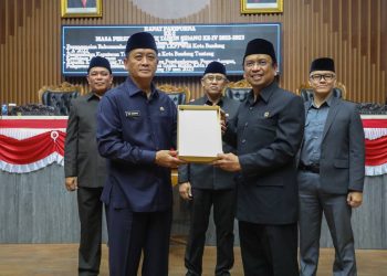 Tok! Dua Raperda Kota Bandung Disahkan