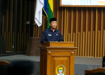 Pemkot Sampaikan Lima Raperda Kepada DPRD Kota Bandung
