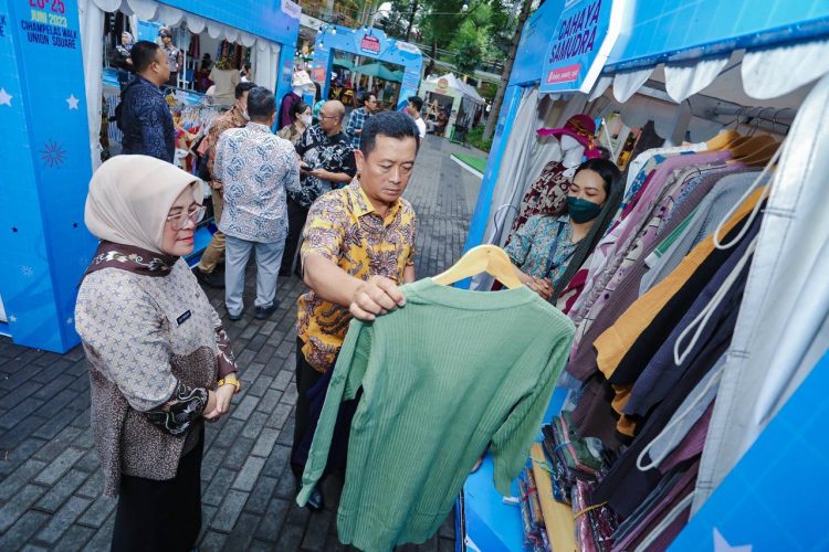 Dari Rajut Sampai Sepatu Hidupkan Festival Sentra Industri Kota Bandung