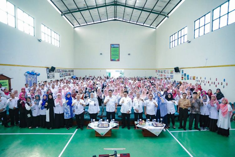 Cegah Perundungan Siswa, Plh Wali Kota Bandung Ingatkan Pentingnya Pengawasan Gawai