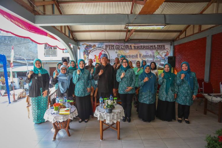 Ketua TP PKK Jabar Puji Penanganan Stunting dan ODF di Kelurahan Antapani Kulon