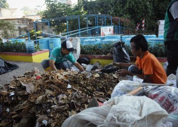 Buat Pupuk Kompos Hingga Magot, Kelurahan Tamansari Mulai Konsisten Olah Sampah Mandiri
