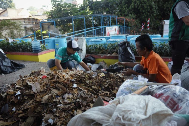 Buat Pupuk Kompos Hingga Magot, Kelurahan Tamansari Mulai Konsisten Olah Sampah Mandiri