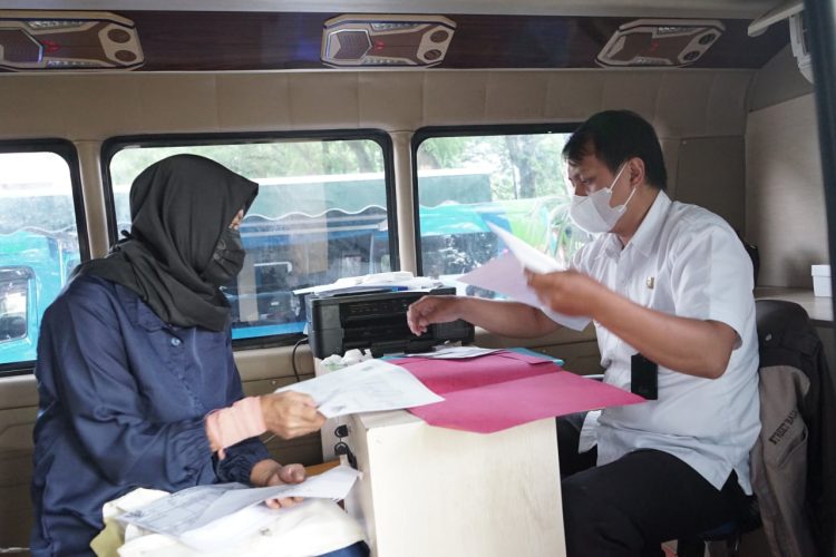 Warga: Urus Adminduk Gak Perlu Ribet, Sehari Beres!