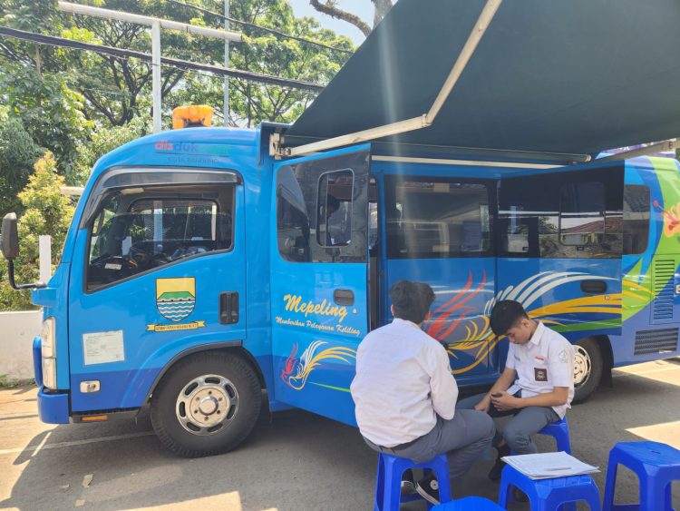 Jangkau Gen Z, Mepeling Lakukan Perekaman KTP Elektronik di SMA Alfa Centauri